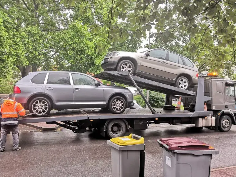 Transport de deux SUVs sur plateau double-niveau en Île-de-France